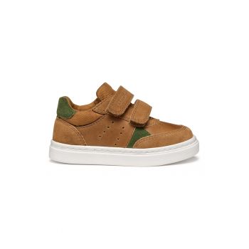 Pantofi sport cu velcro si garnituri din piele intoarsa