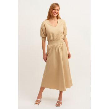 Rochie evazata cu decolteu in V