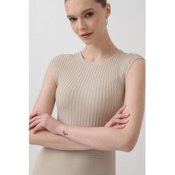 Rochie midi cu decolteu la baza gatului