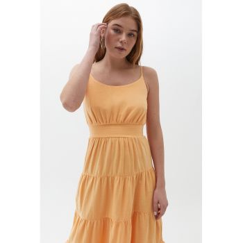 Rochie midi cu model cu volane