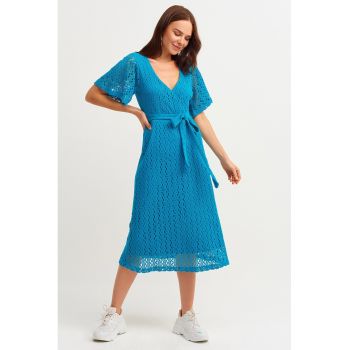 Rochie midi tricotata cu croiala petrecuta