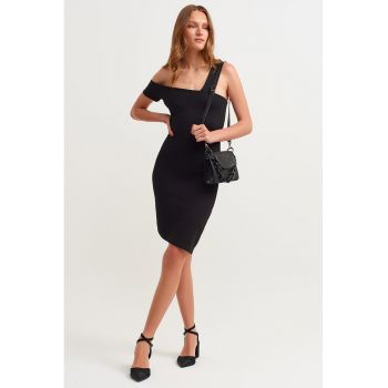 Rochie scurta cu croiala cambrata