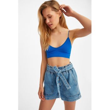 Top crop cu decolteu in V