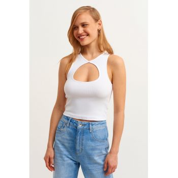 Top cu decupaj frontal
