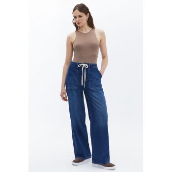 Blugi relaxed fit cu snur si buzunare laterale