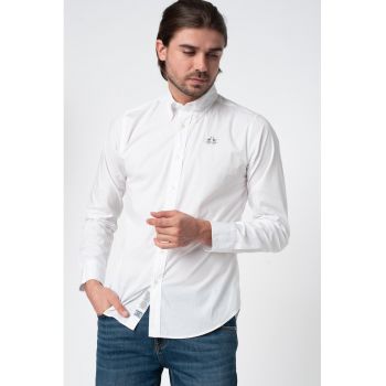 Camasa slim fit cu guler fixat cu nasturi