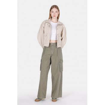 Pantaloni cargo cu croiala ampla