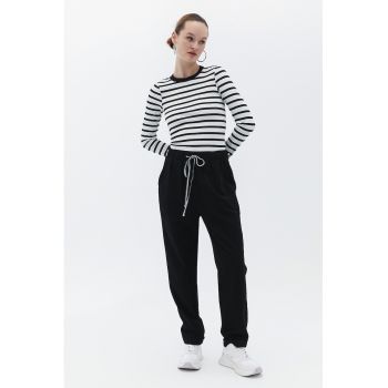 Pantaloni drepti crop cu snur de ajustare