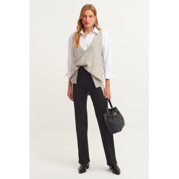 Pantaloni slim fit cu talie inalta si pliuri