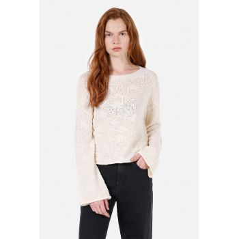 Pulover tricotat cu model uni