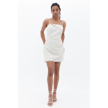 Rochie mini cu decupaj pe spate