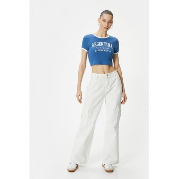 Tricou crop cu imprimeu text