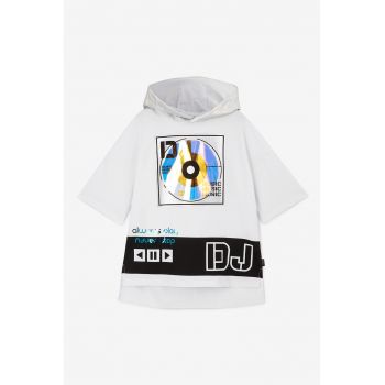 Tricou cu gluga