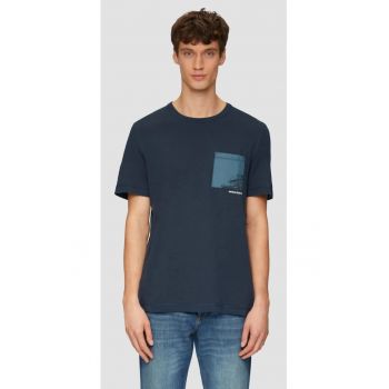 Tricou barbati din bumbac - cu un buzunar - decolteu la baza gatului si croiala Regular fit -