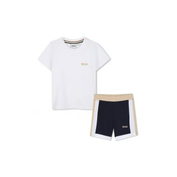 Set de tricou cu decolteu la baza gatului si pantaloni scurti - 2 piese
