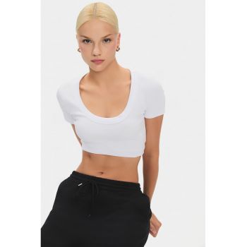Top crop cu decolteu rotund