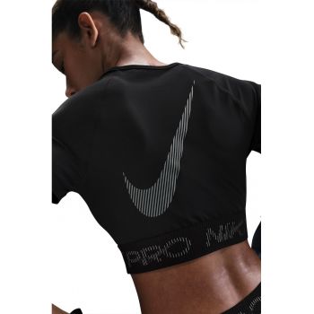 Tricou crop cu tehnologie Dri-Fit si maneci scurte pentru fitness