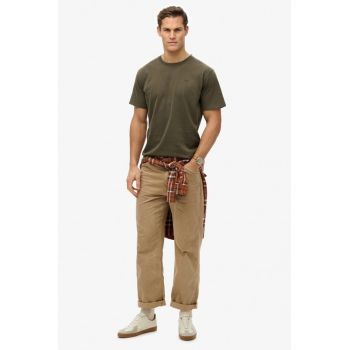 Tricou cu model uni si decolteu la baza gatului
