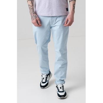 Pantaloni chino cu talie medie