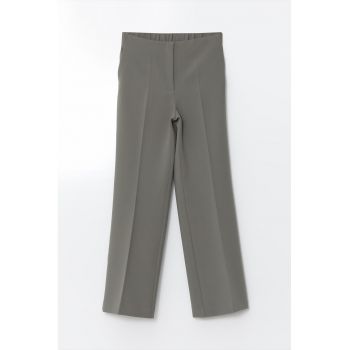 Pantaloni cu talie inalta si croiala ampla