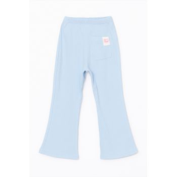 Pantaloni de trening cu text aplicat si croiala evazata