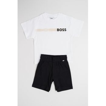 Set de pantaloni scurti cu imprimeu logo si tricou din bumbac