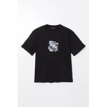 Tricou cu decolteu la baza gatului si imprimeu floral