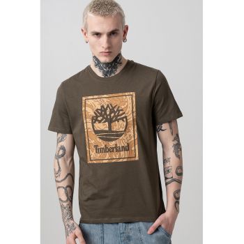 Tricou cu decolteu la baza gatului si imprimeu logo