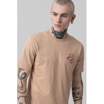 Tricou cu decolteu la baza gatului si logo