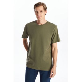 Tricou cu decolteu la baza gatului