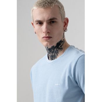 Tricou din bumbac cu decolteu la baza gatului