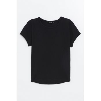 Tricou uni cu decolteu la baza gatului