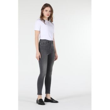 Blugi crop cu aspect decolorat