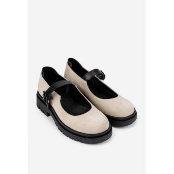 Pantofi dama bej din piele intoarsa cu detalii negre