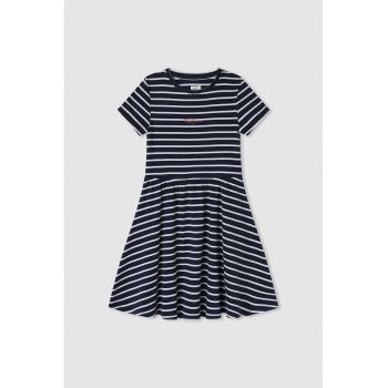 Rochie evazata in dungi