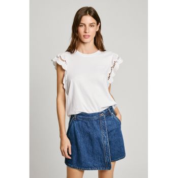Tricou cu decolteu la baza gatului si maneci brodate