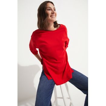 Tricou lejer cu slit lateral