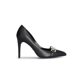 Pantofi de piele cu detaliu din lant