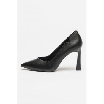 Pantofi de piele ecologica cu varf ascutit