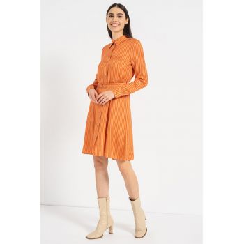 Rochie-camasa in dungi cu un cordon in talie