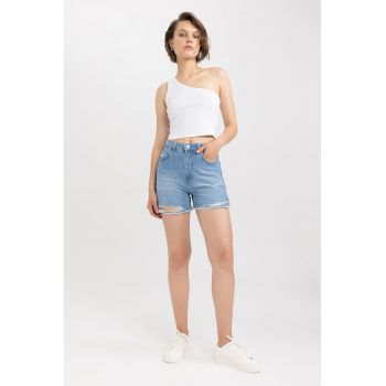 Top crop cu decolteu pe un umar