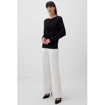 Bluza cu detaliu rasucit