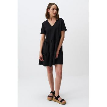 Rochie lejera cu model stratificat