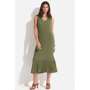 Rochie texturata cu decolteu in V