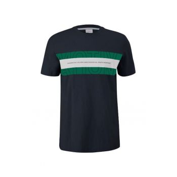 Tricou barbati big size decolteu la baza gatului si imprimeu cu logo bleumarin
