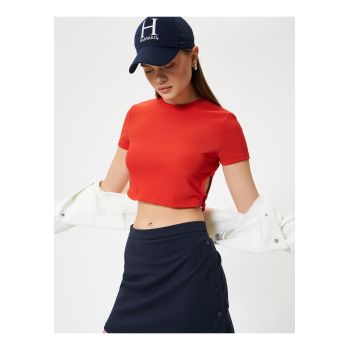 Tricou crop cu decupaje laterale