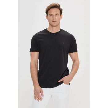Tricou cu decolteu la baza gatului si model uni