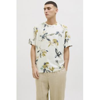 Tricou cu decolteu la baza gatului si model