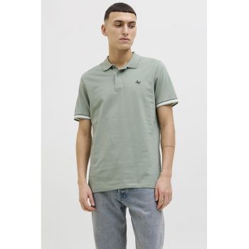 Tricou polo cu logo discret brodat