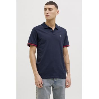 Tricou polo cu logo discret brodat